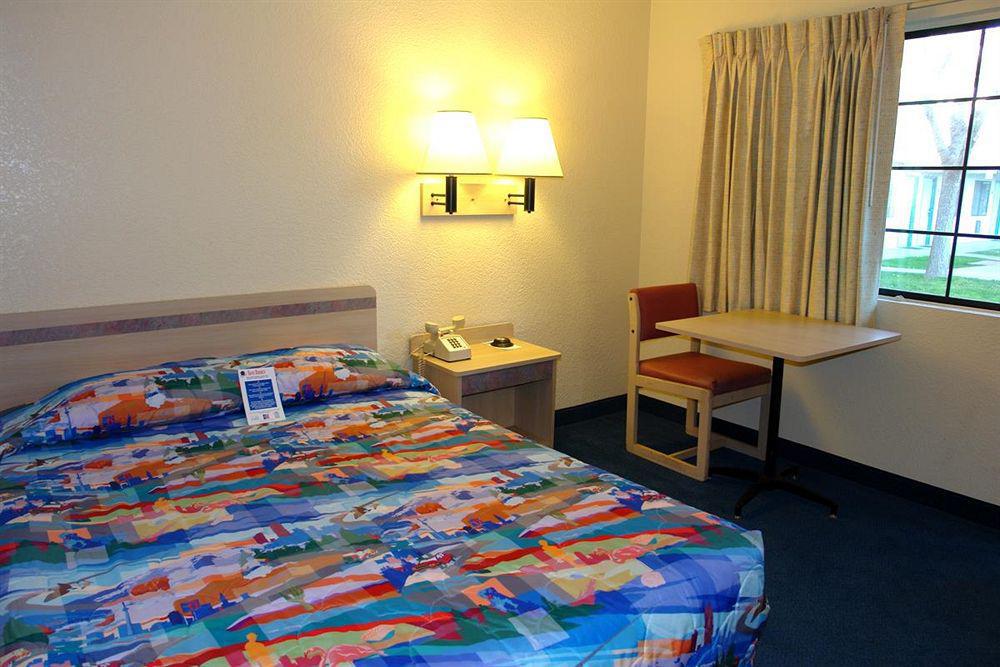 Motel 6-Barstow, Ca Екстер'єр фото